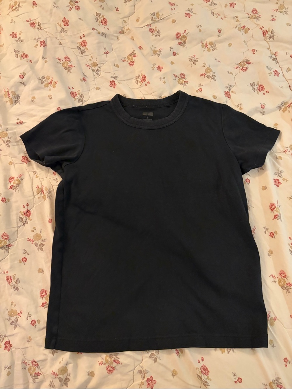 Classic Black Crew Neck T-Shirt by Uniqlo